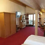 Gästehaus Guggomos Hopfen am See